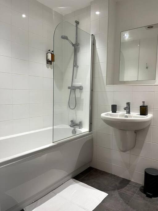 Modern 1 Bedroom Serviced Apartment - Near City Centre Doncaster Zewnętrze zdjęcie
